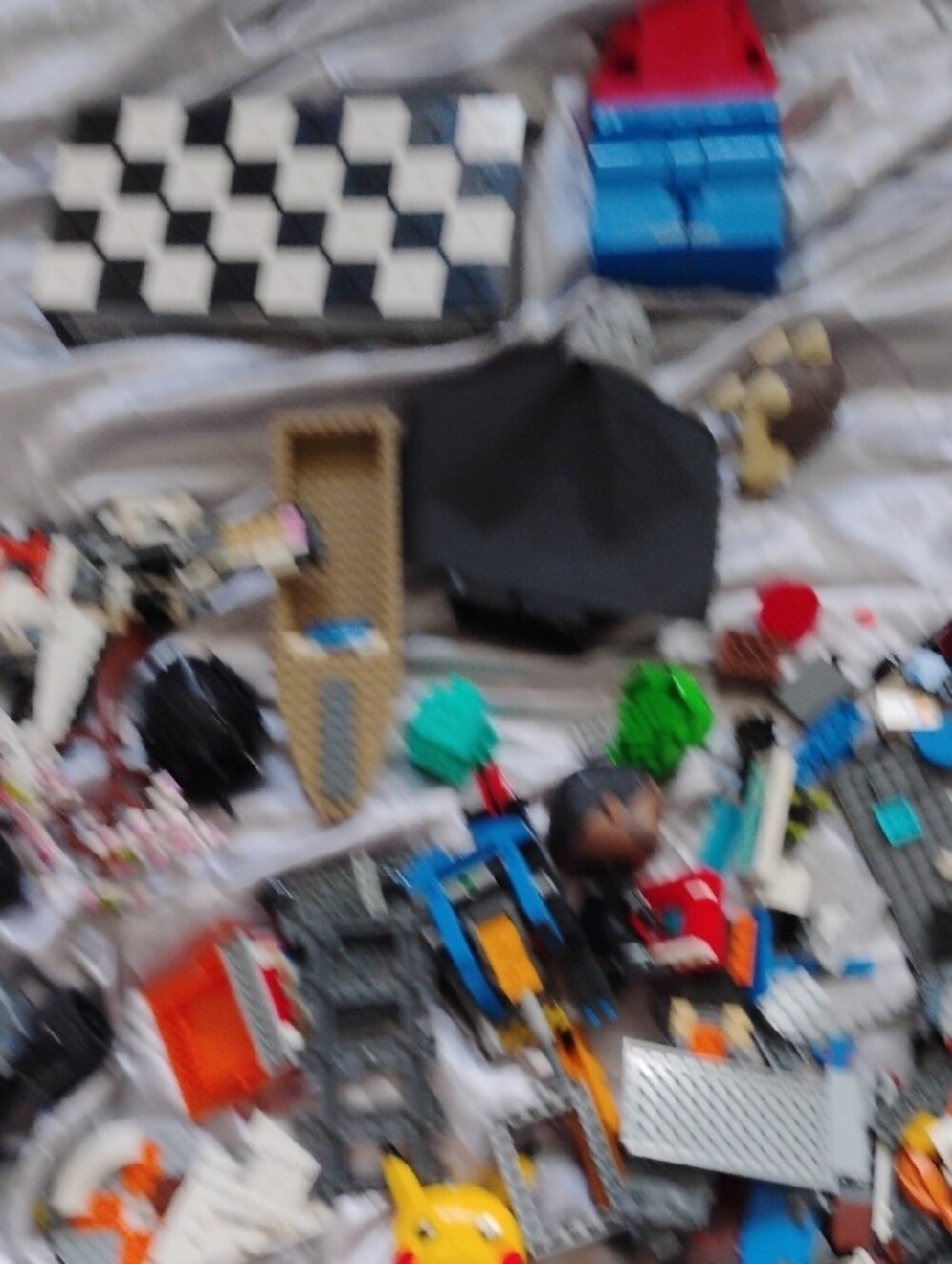 Assorted Legos Pieces.  Over 40 Lbs - Picture 9 of 13